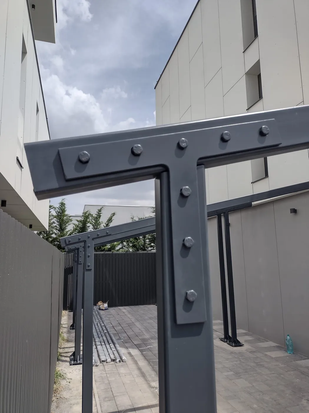 Copertină metalică din oțel vopsit antracit