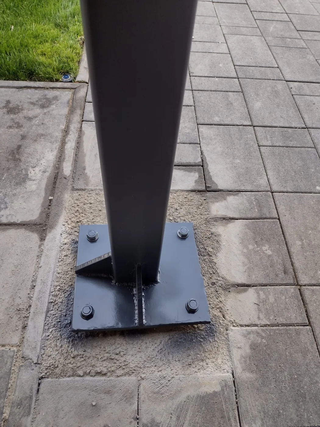 Copertină metalică din oțel vopsit antracit